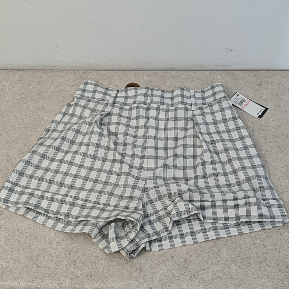 Danielle Bernstein shorts